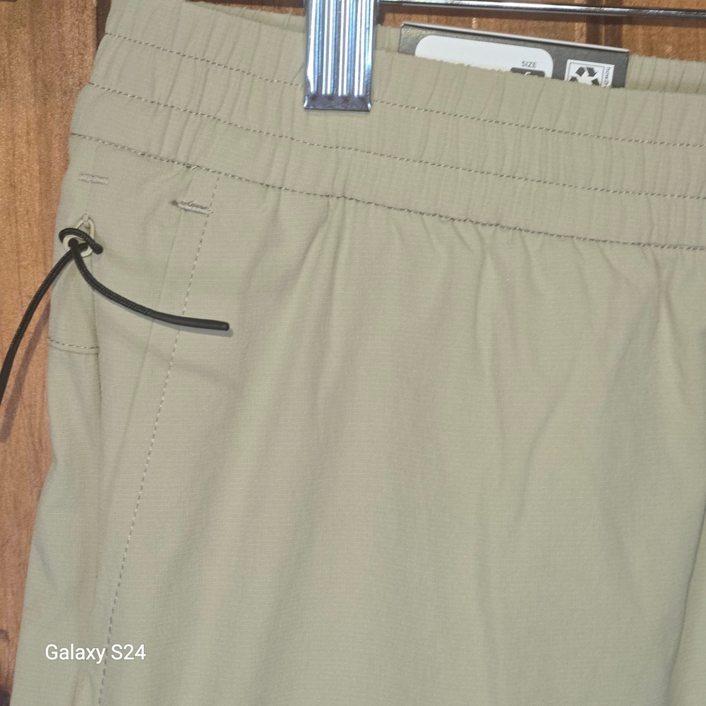 GapFit Mens‎ Active Ripstop Shorts Khaki Tan GF007160 Size Small NWT